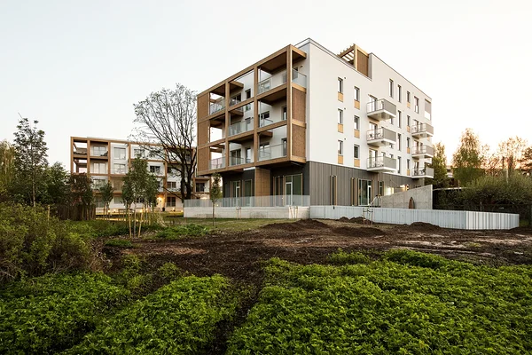 Kolm Venda — Kortermaja, 2015–2017